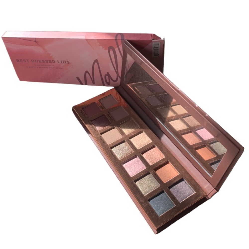 Maly Beauty Best Dressed Lids Eyeshadow Palette